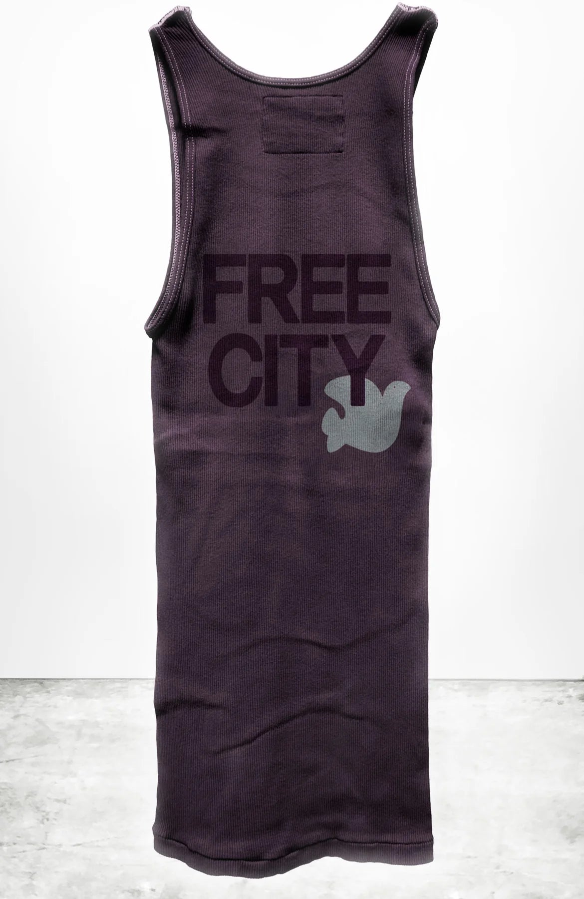 FREECITY RTU/1999 SUPERVINTAGE TANK - PLUMSHROOMS scoop neck tank