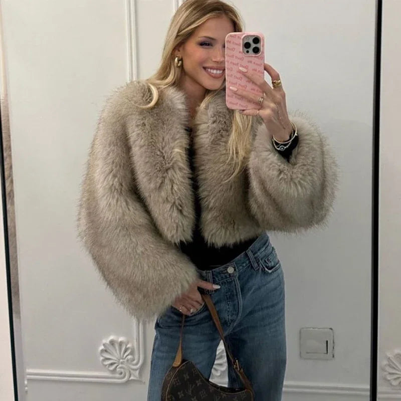 Advbridge Iconic Street Fashion Week Luxury Brand Gardient Cropped Faux Fur Coat Women Winter 2024 Hot Cool Girls Fluffy Short Fur Jacket Satin Jacket Silk Jacket Chiffon Jacket